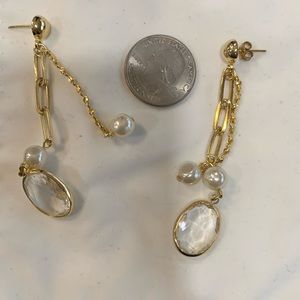 Dangling Faux gold and pearl earrings